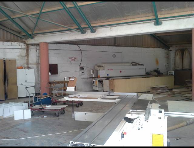 735M² FACTORY TO LET IN OTTERY